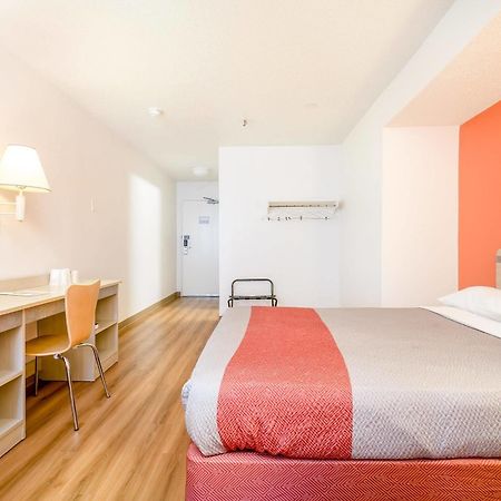 Motel 6 Minneapolis Airport - Mall Of America Экстерьер фото