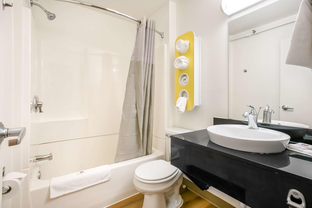 Motel 6 Minneapolis Airport - Mall Of America Экстерьер фото