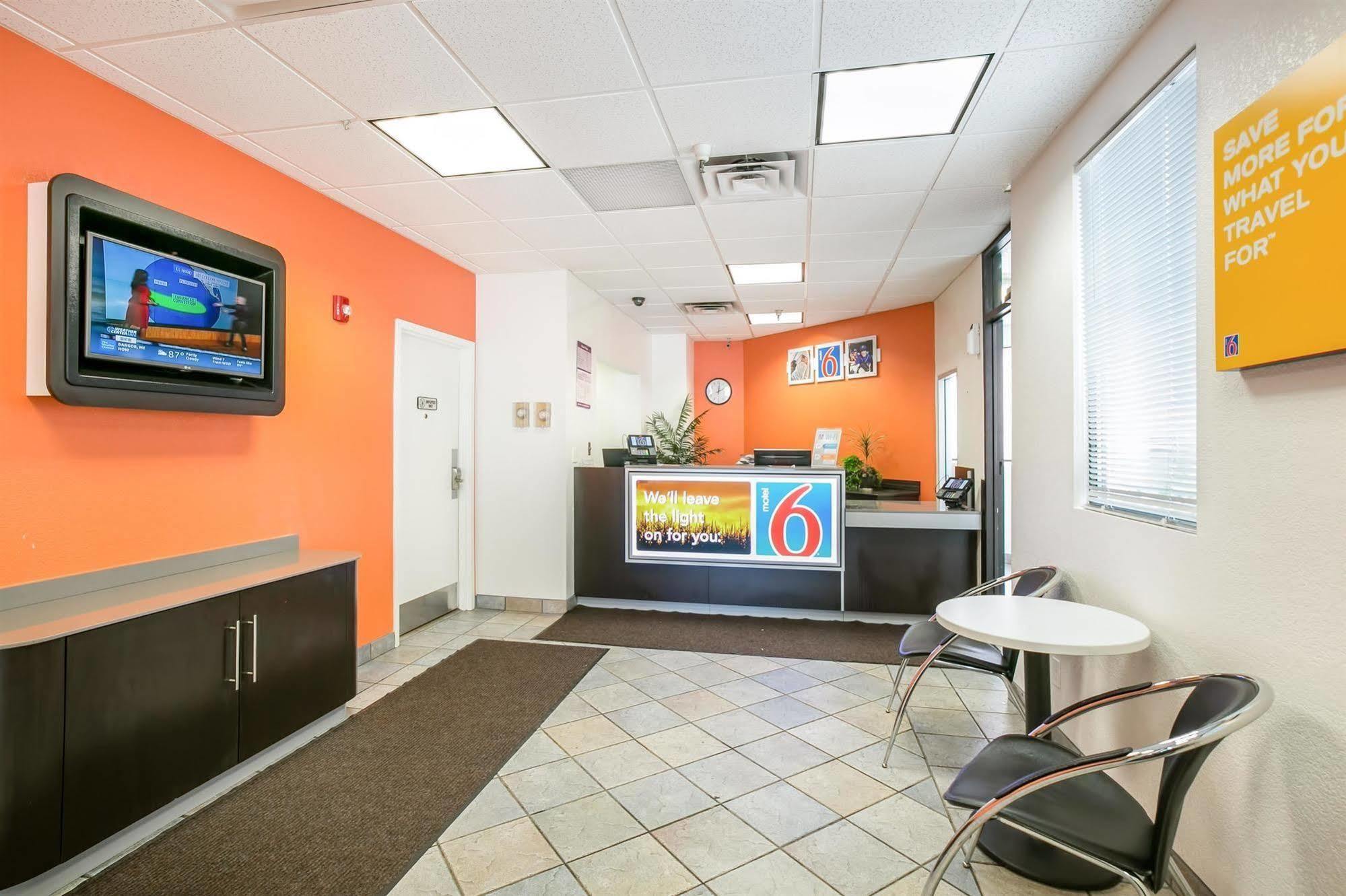 Motel 6 Minneapolis Airport - Mall Of America Экстерьер фото