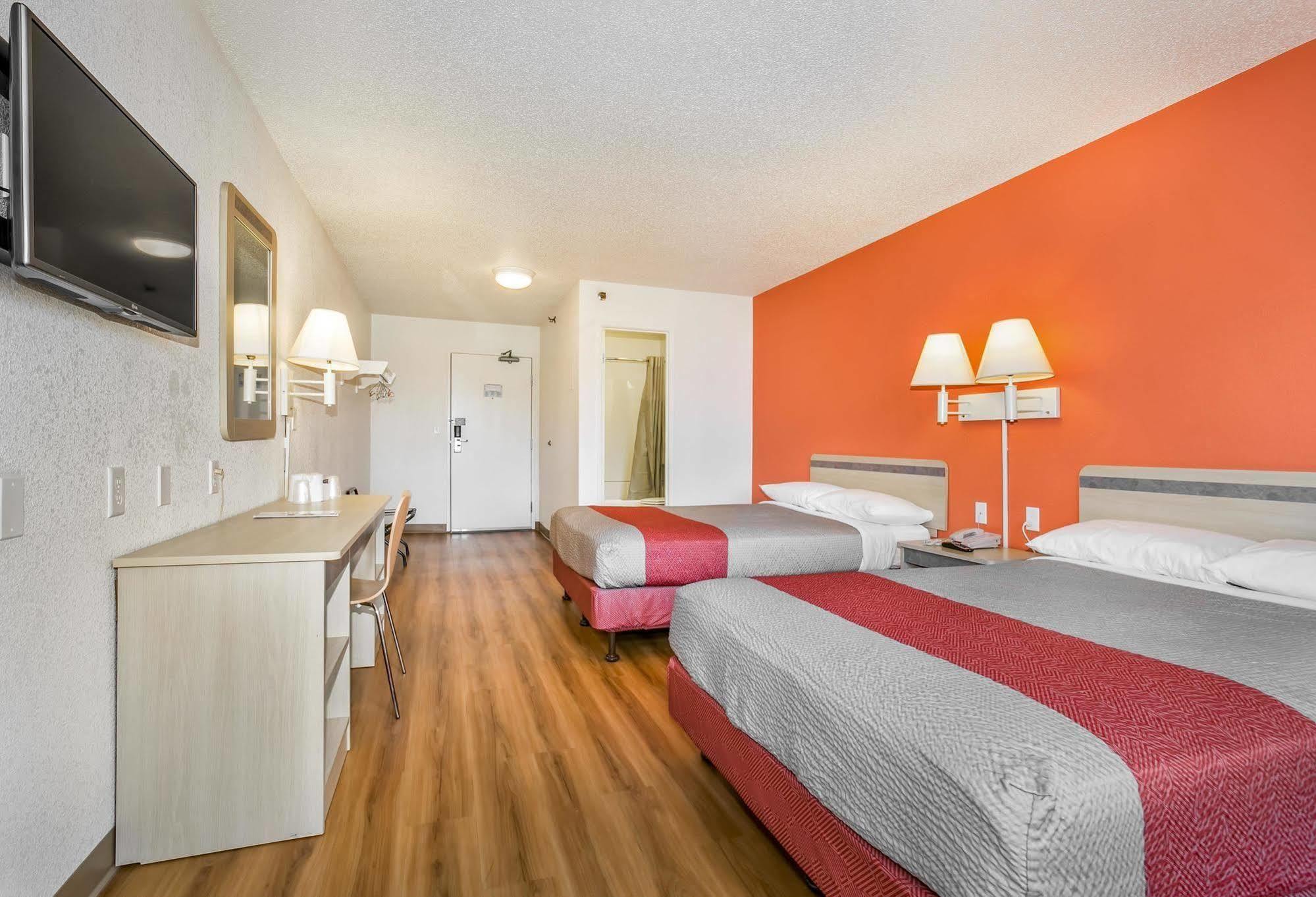 Motel 6 Minneapolis Airport - Mall Of America Экстерьер фото
