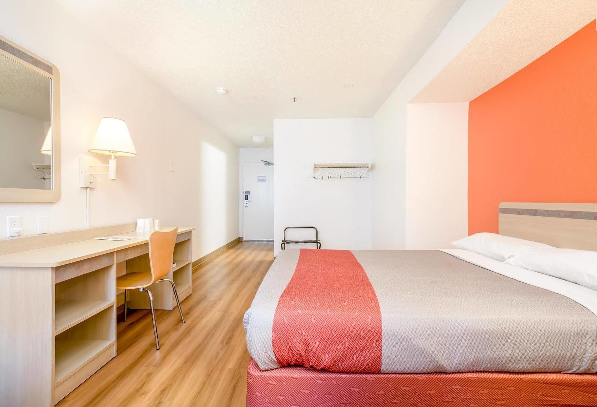 Motel 6 Minneapolis Airport - Mall Of America Экстерьер фото