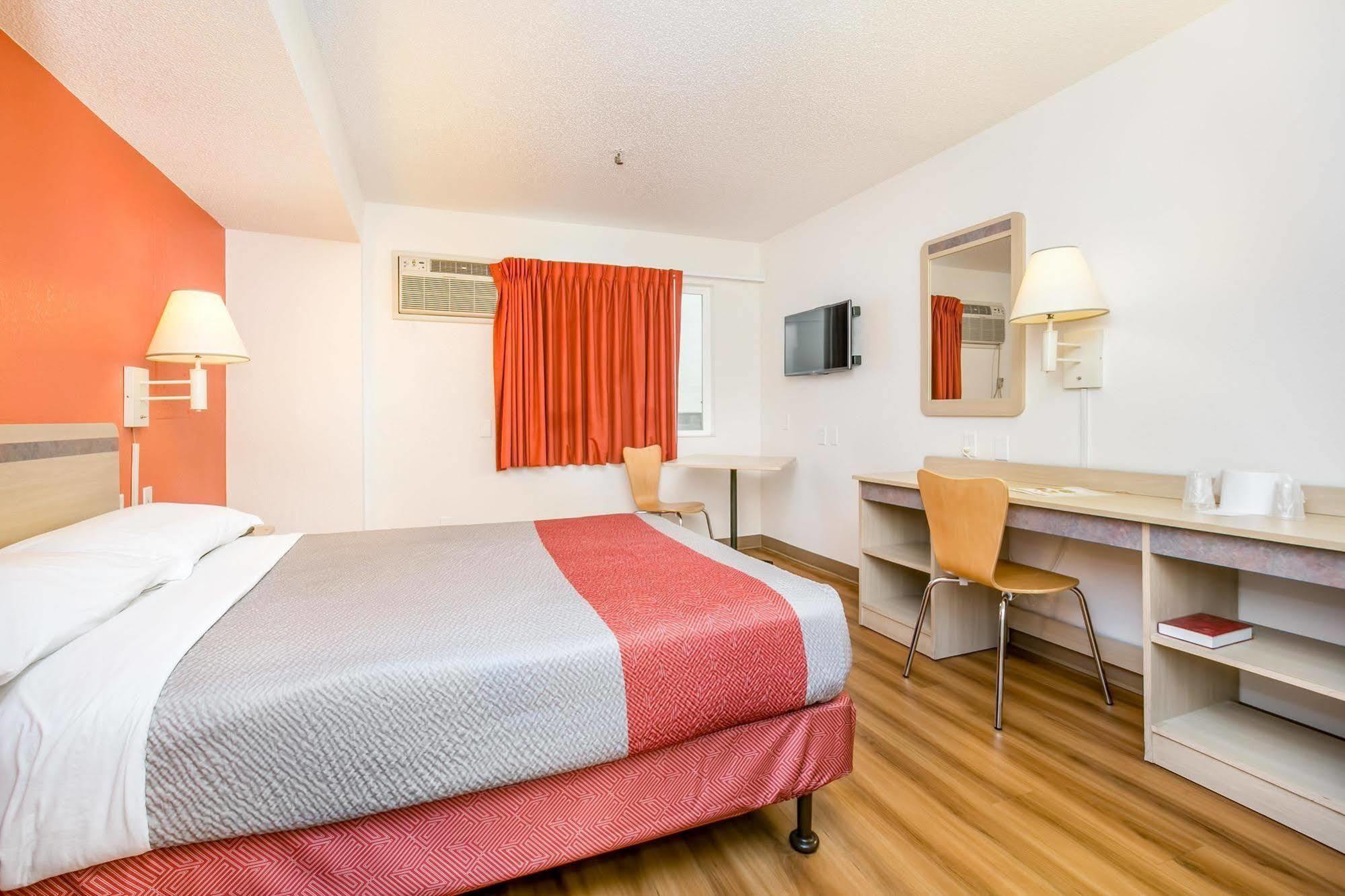 Motel 6 Minneapolis Airport - Mall Of America Экстерьер фото